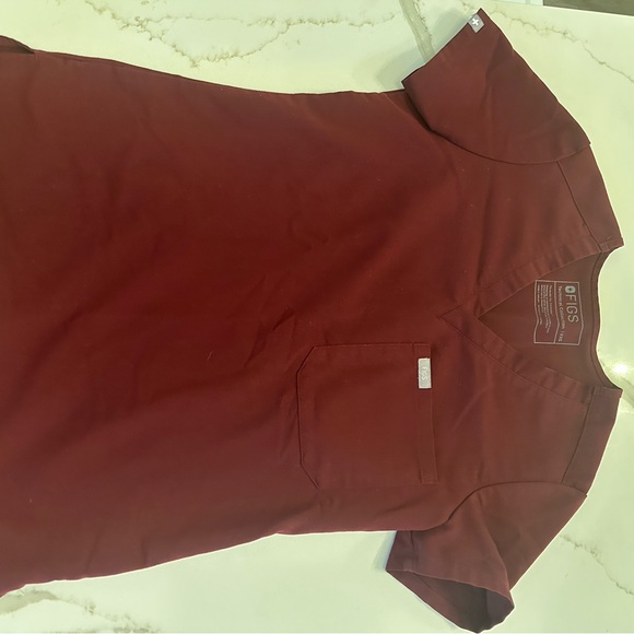 Figs Maroon Technical Collection Top - Picture 2 of 7